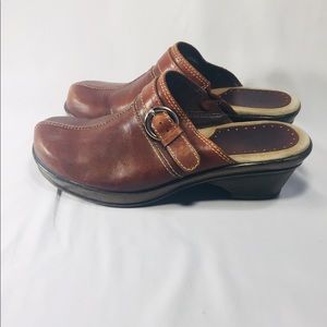 Women’s Vintage Bass Clogs! Brown Leather Size 8M